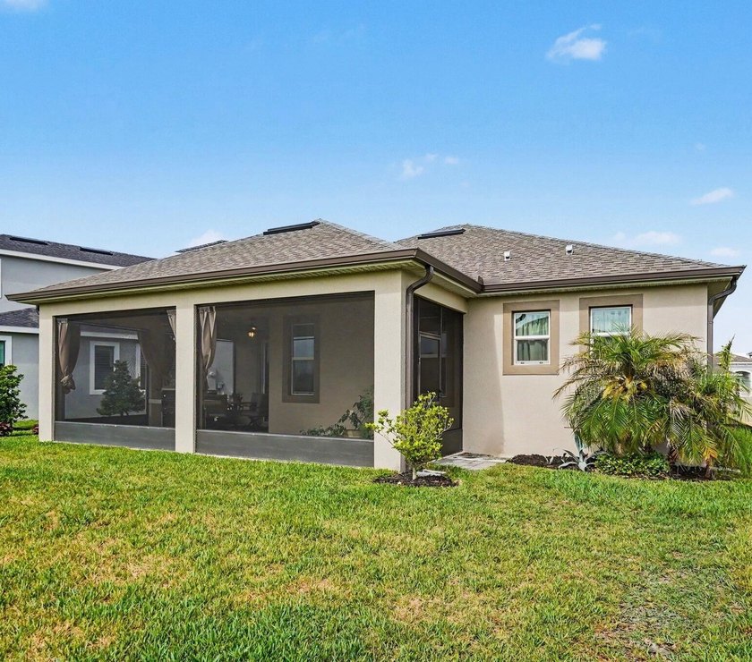 Welcome home! This beautiful single family home was built in - photo 24
