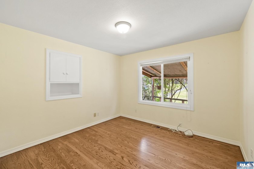 This Classic Cherry Hill home is a delight! Great layout with - photo 8