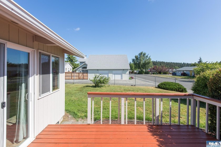 From top to bottom, this lovely one story home has been updated - photo 8