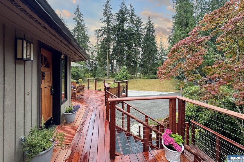 A rare blend of artistic architecture and modern luxury on this - photo 5