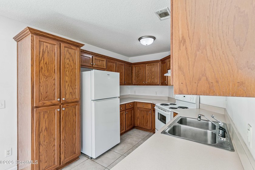 Imagine coming home to the rare combination of privacy, space - photo 8