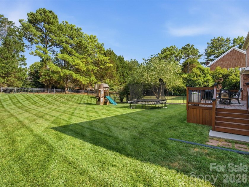 Welcome to this meticulously maintained home in Providence - photo 33