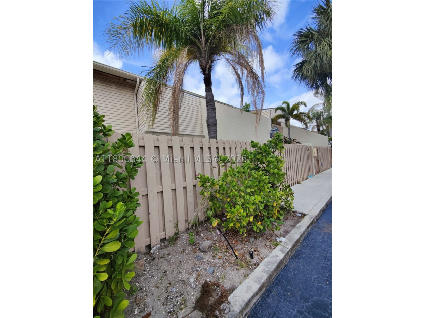 *Located in a desirable neighborhood, this charming 2-bedroom - photo 3