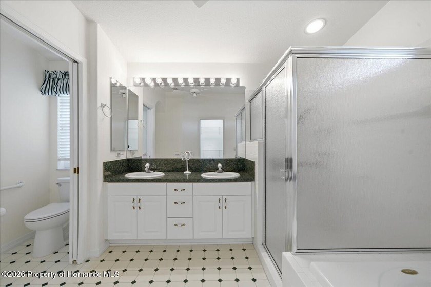 Located in Glen Lakes, this beautiful 1994 Arthur Rutenberg - photo 50