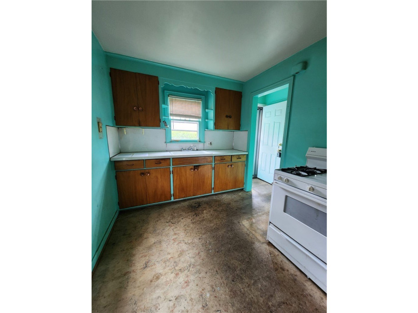 Are you ready to make your mark on this gem? Located near - photo 4