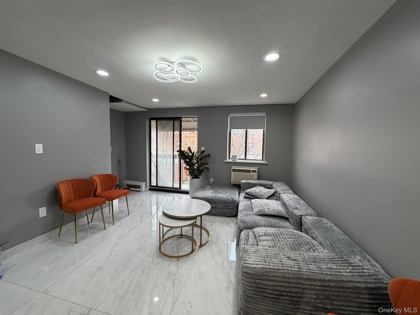 Come take a look at this renovated spacious duplex condo - photo 2