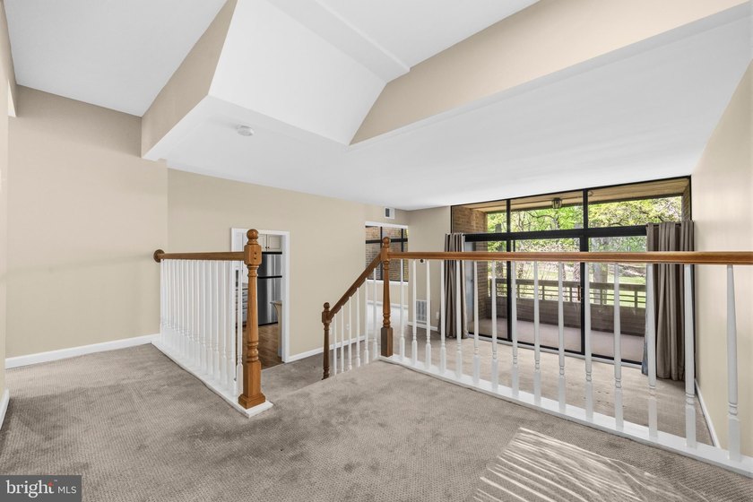 Welcome home to this beautifully updated condo in the - photo 4