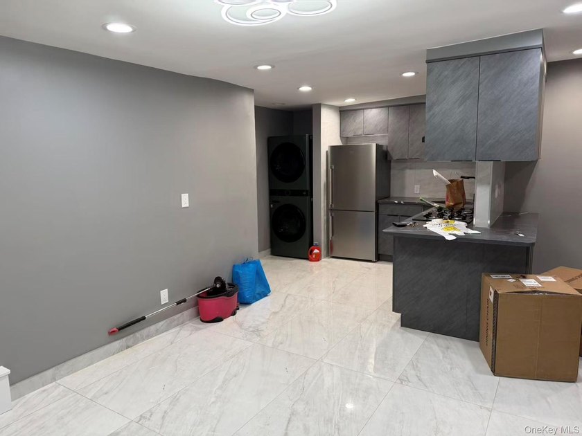 Come take a look at this renovated spacious duplex condo - photo 7