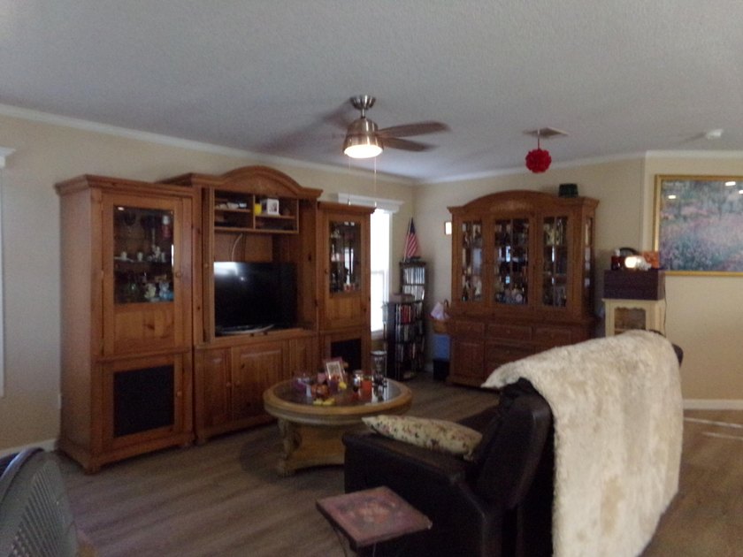 Motivated seller! 2018 Beauty-move-in ready and worry free! This - photo 9