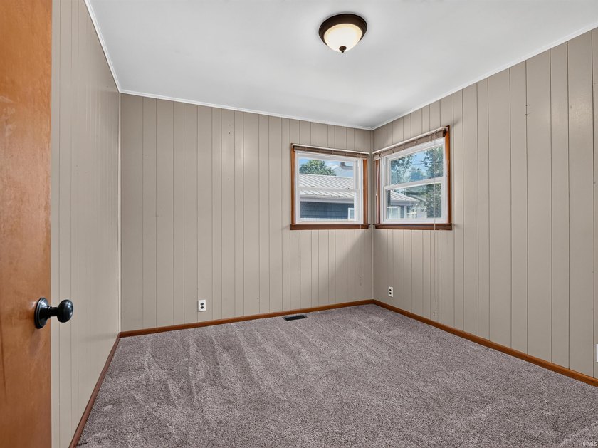 Charming Lakeside Retreat on Chapman Lake! Welcome to your cozy - photo 24