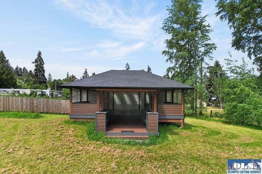 Creekside Property with Multiple Utilities &amp; Improvements. Rare - photo 4