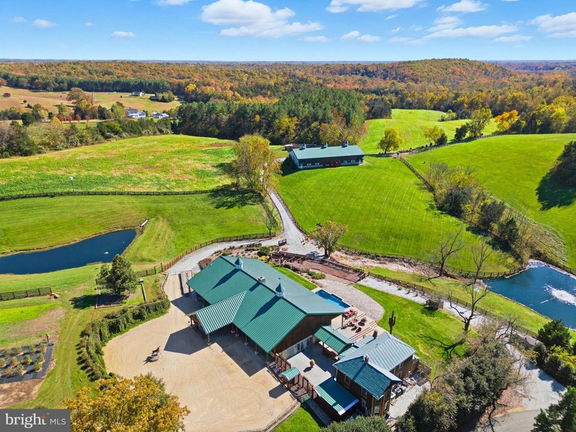 Charlottesville Area Lodge - Guesthouse - Barndominium Winery - photo 7