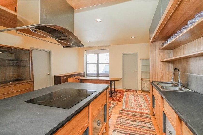 Welcome to 291 Martense St in the heart of Brooklyn, NY! This - photo 8