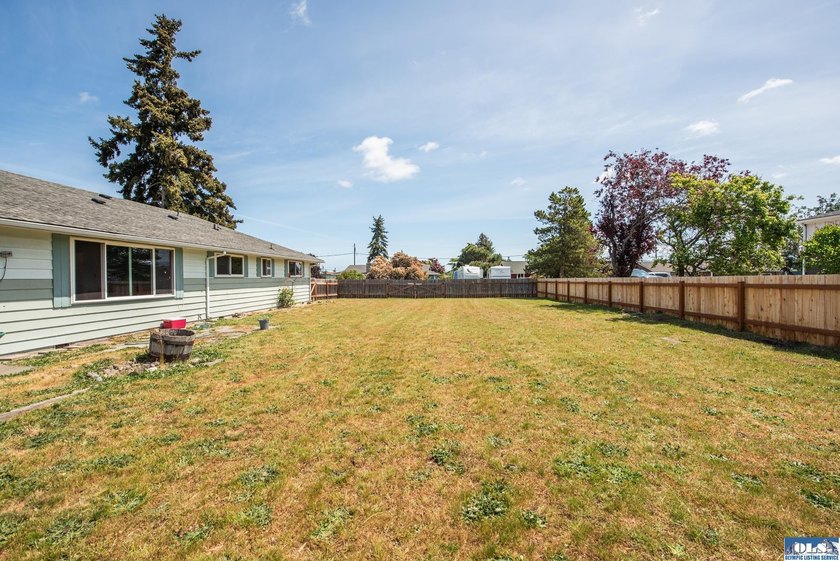 Beautiful four bedroom, 1896 sq. ft. home for sale in Sequim! - photo 3