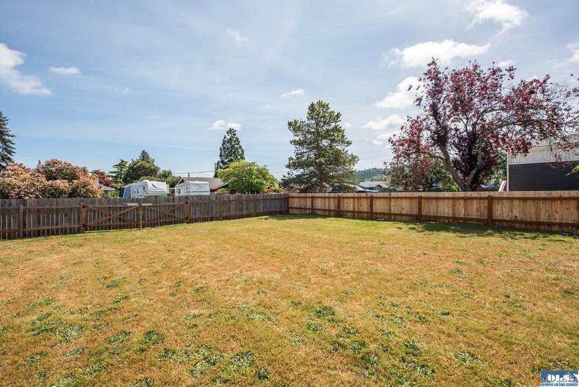 Beautiful four bedroom, 1896 sq. ft. home for sale in Sequim! - photo 5