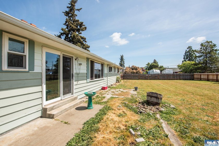 Beautiful four bedroom, 1896 sq. ft. home for sale in Sequim! - photo 6