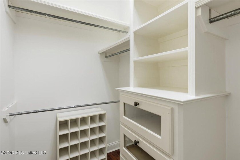 Welcome to Victoria Park, a gated community conveniently located - photo 27