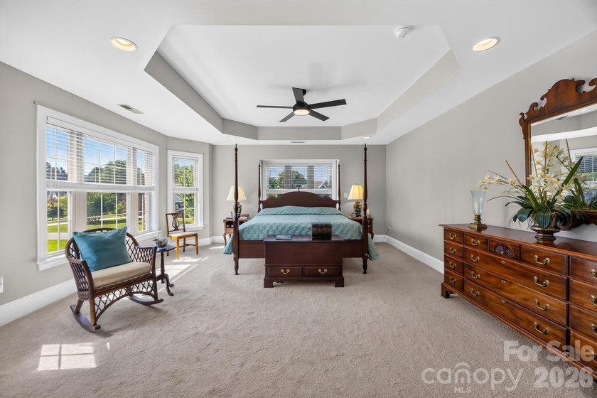 Welcome home to this stunning, all-brick custom-built residence - photo 31