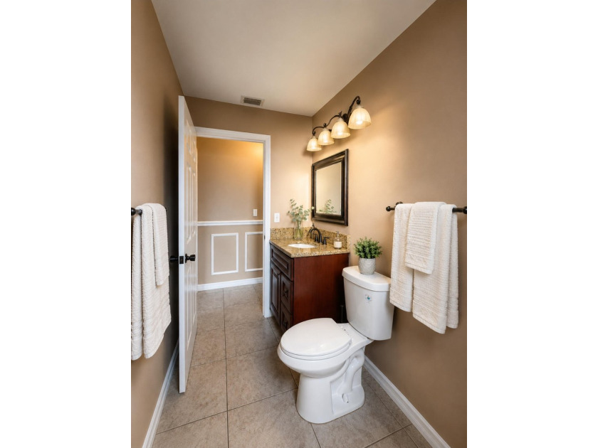 Beautiful and spacious 3 bedroom, 2 bath home with a 2 car - photo 33