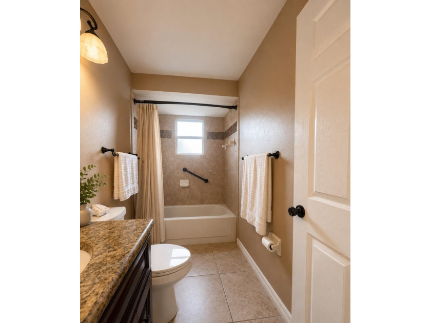 Beautiful and spacious 3 bedroom, 2 bath home with a 2 car - photo 34