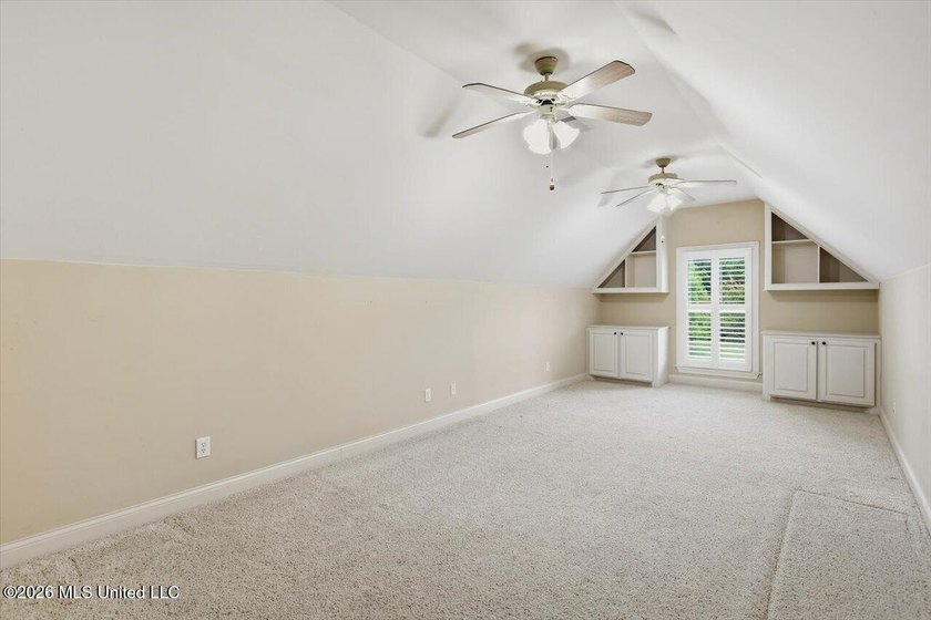 Welcome to Victoria Park, a gated community conveniently located - photo 37