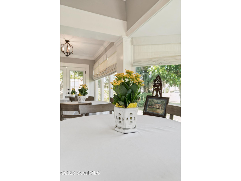 Exceptional opportunity to own a beautifully renovated, turnkey - photo 5