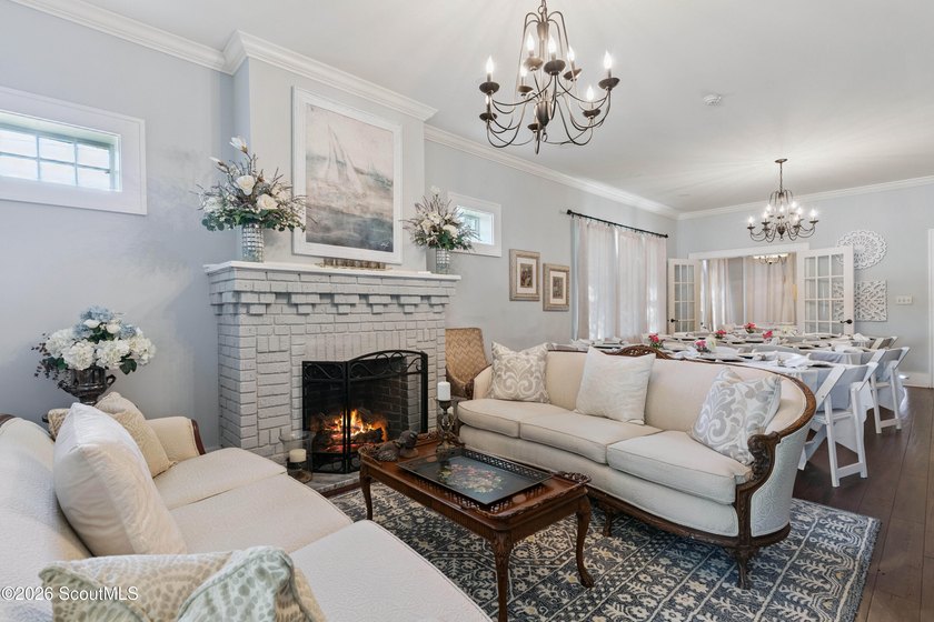 Exceptional opportunity to own a beautifully renovated, turnkey - photo 8