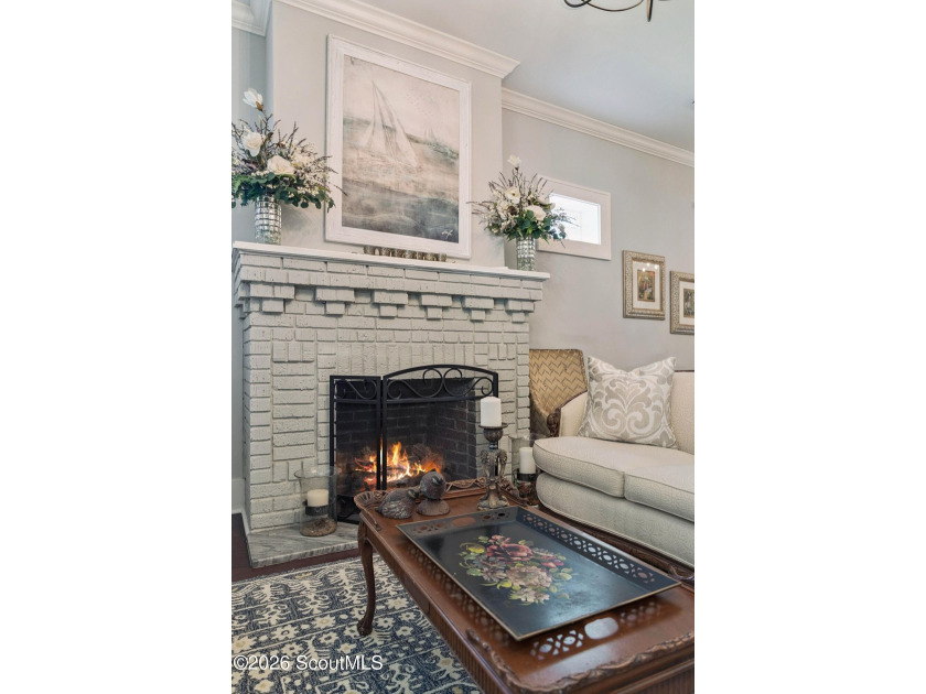 Exceptional opportunity to own a beautifully renovated, turnkey - photo 9