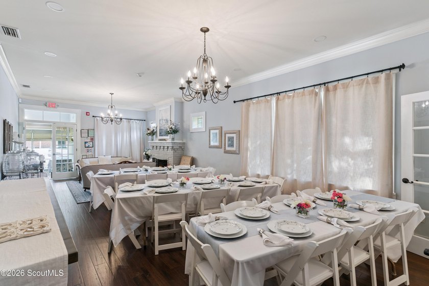 Exceptional opportunity to own a beautifully renovated, turnkey - photo 10