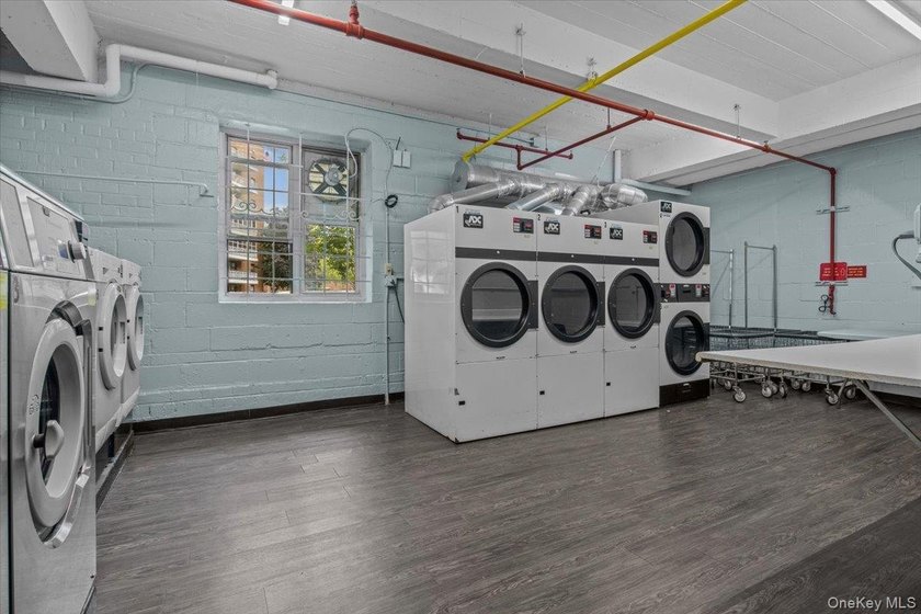 Welcome to this well-maintained 1-bedroom co-op offering - photo 13