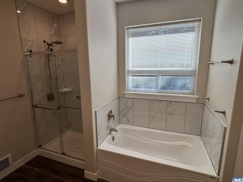 SELLER IS OFFERING FIVE THOUSAND DOLLARS TOWARD BUYERS CLOSING - photo 17