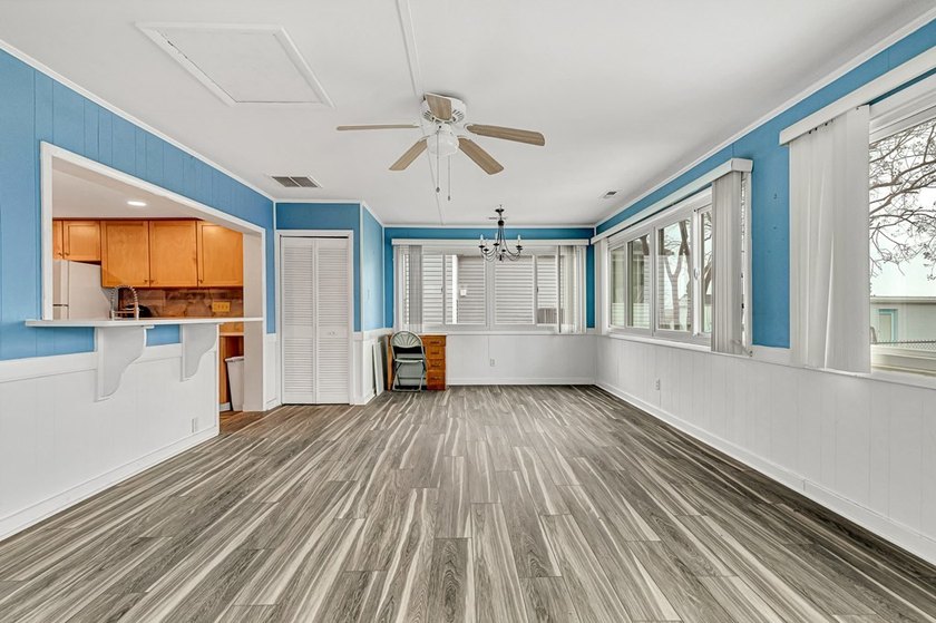 Renovated 4 Bedroom cottage in Rappahannock River Estates! Only - photo 22