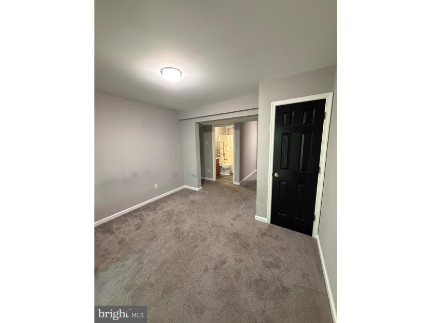 SHORT SALE OPPORTUNITY! Don't miss this chance to own a - photo 8
