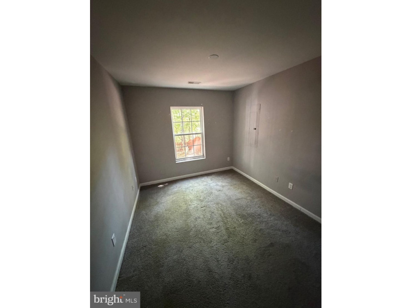 SHORT SALE OPPORTUNITY! Don't miss this chance to own a - photo 10