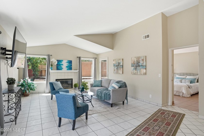 Welcome to easy living in this charming single-story home - photo 5