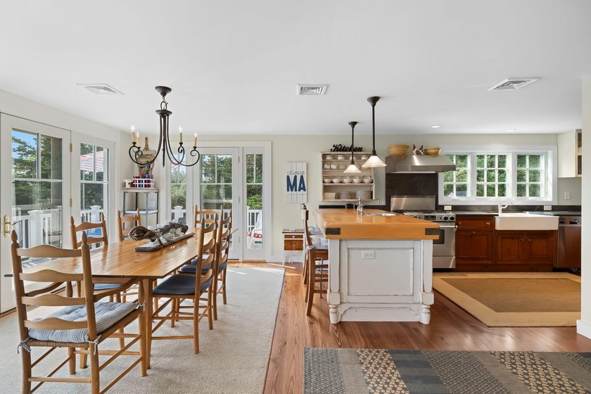 A waterfront gem, where your back yard meets the water's edge in - photo 10