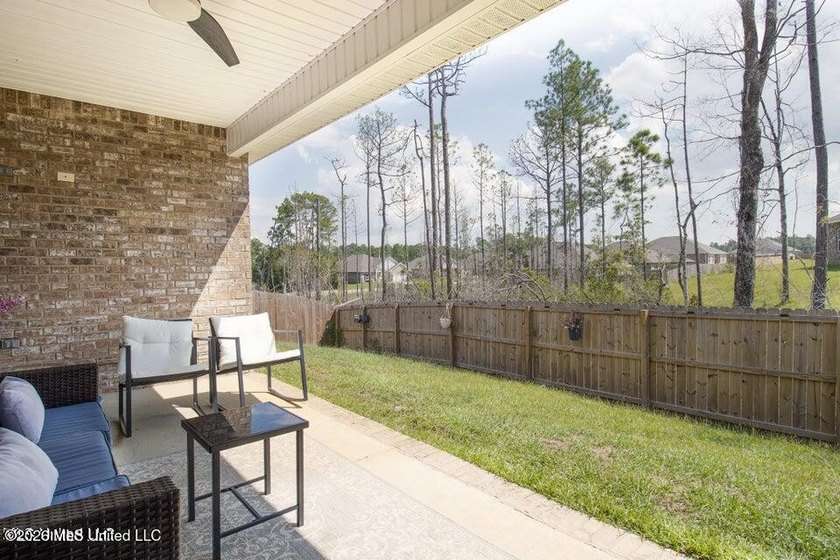 Beautiful 4-bedroom, 2-bath home in the heart of D'Iberville - photo 24
