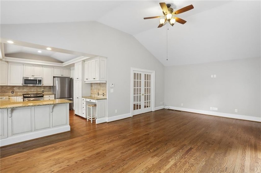 Live on the best stretch of the Beltline in Buckhead! Walk to - photo 8