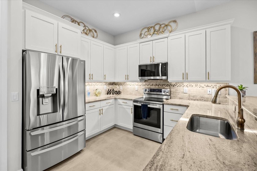 Welcome to this beautifully maintained 3/2.5 home offering - photo 15
