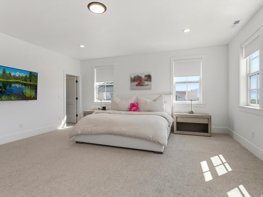 SELLER is OFFERING $8,000 toward CLOSING COSTS when you use our - photo 16