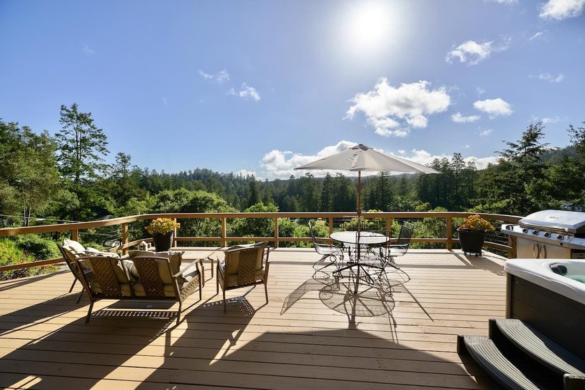 Beautifully updated custom home with breathtaking valley and - photo 17