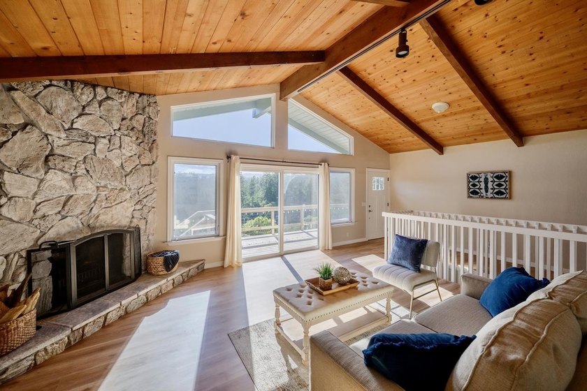 Beautifully updated custom home with breathtaking valley and - photo 20