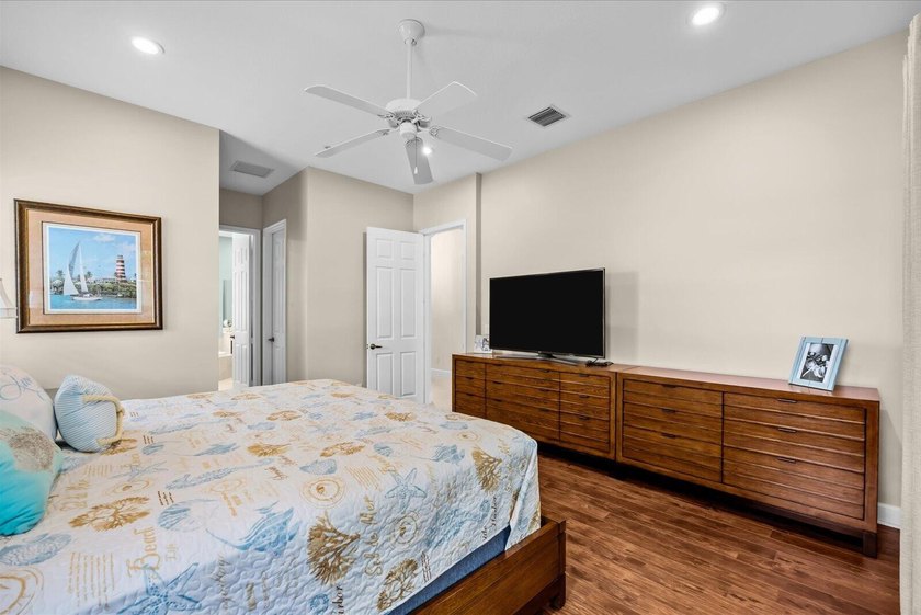 Welcome to this beautifully maintained 3/2.5 home offering - photo 20