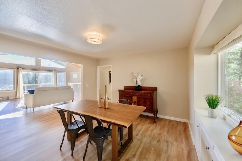 Beautifully updated custom home with breathtaking valley and - photo 24