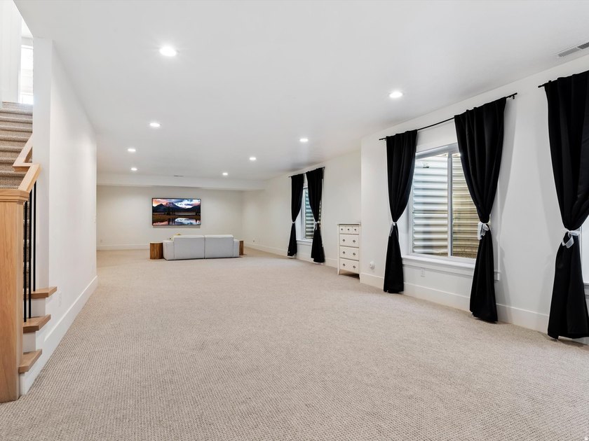 SELLER is OFFERING $8,000 toward CLOSING COSTS when you use our - photo 26