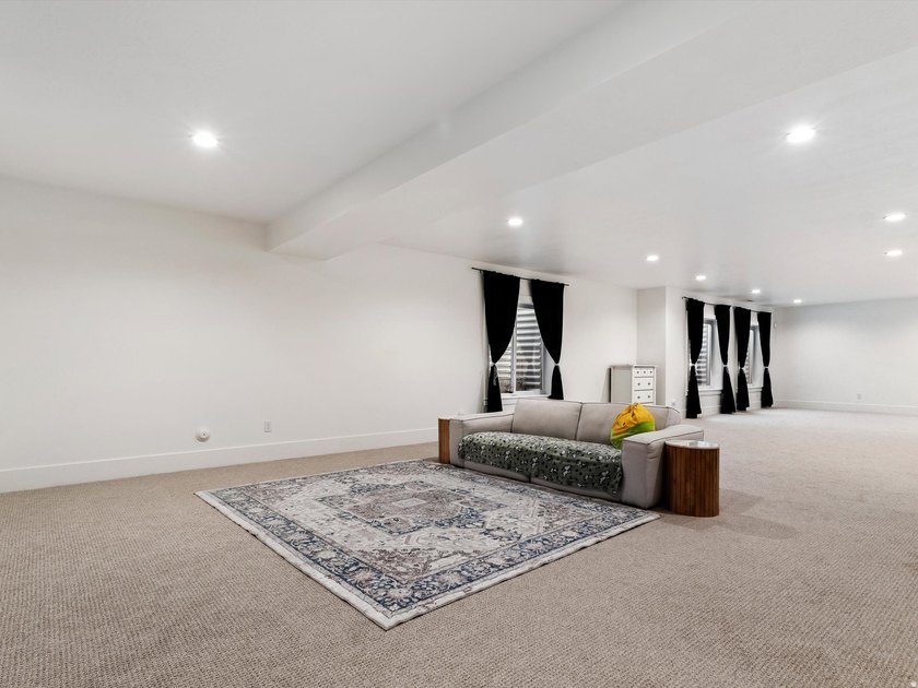 SELLER is OFFERING $8,000 toward CLOSING COSTS when you use our - photo 27