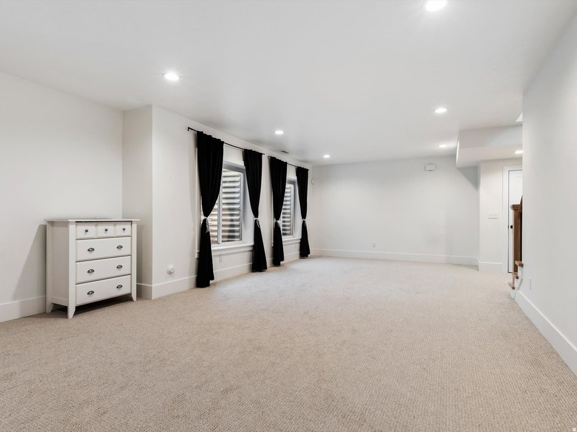 SELLER is OFFERING $8,000 toward CLOSING COSTS when you use our - photo 28