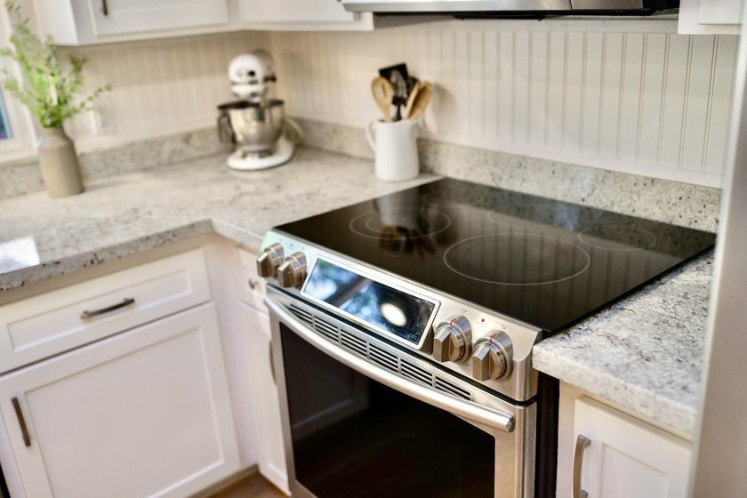 Beautifully updated custom home with breathtaking valley and - photo 33
