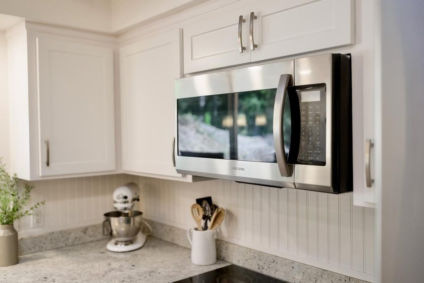 Beautifully updated custom home with breathtaking valley and - photo 34