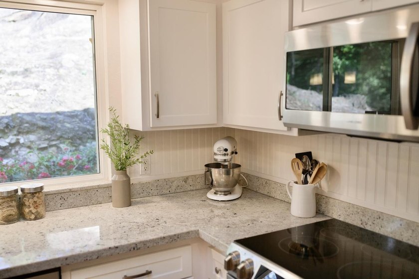 Beautifully updated custom home with breathtaking valley and - photo 35